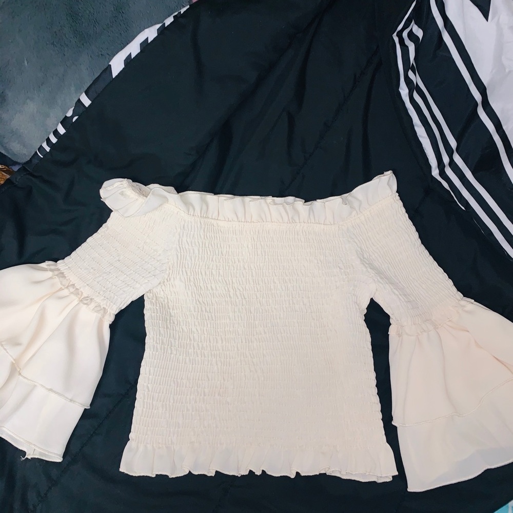 White long sleeve crop top🐚